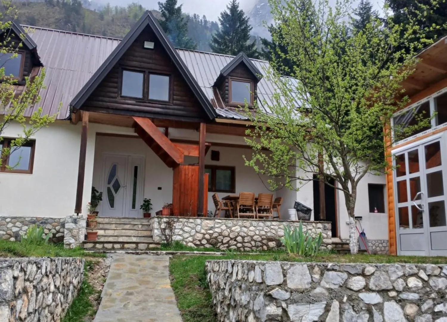 Pensjonat Hotel Bujtina Albjoni Valbone